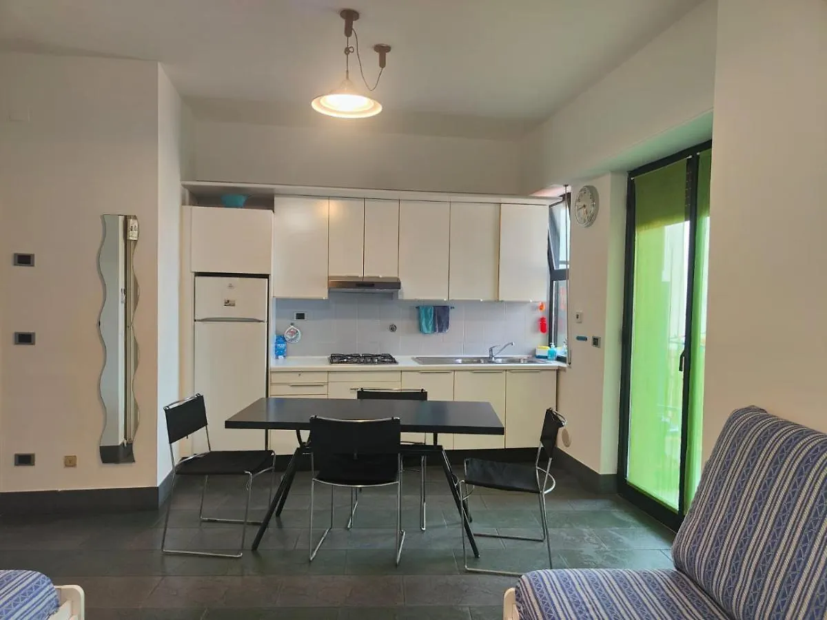 Casa Mario Villa Loano 0*,